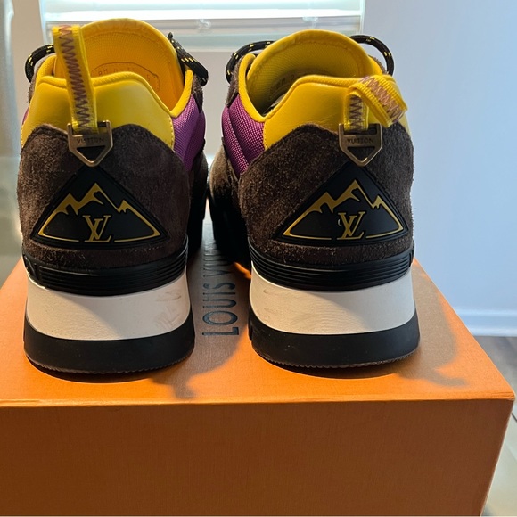 LV hiking sneaker worn once size 8 worn once - Picture 5 of 6